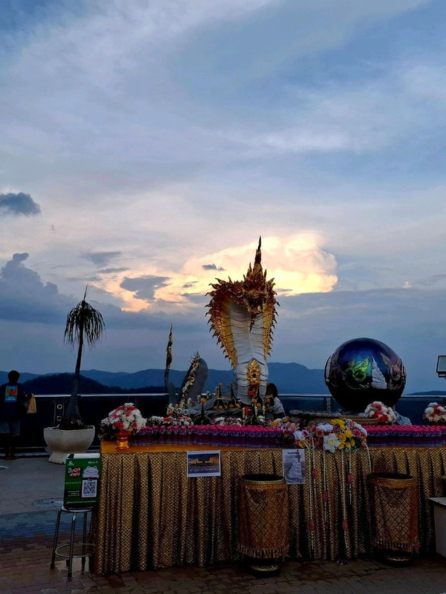 พระเจ้าห้าพระองค์ @ วัดพระธาตุผาซ่อนแก้ว
