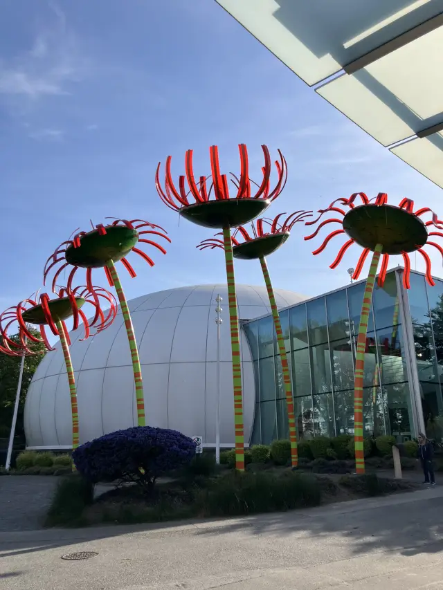 Chihuly Garden: A Stunning Outdoor Glass Art Experience!