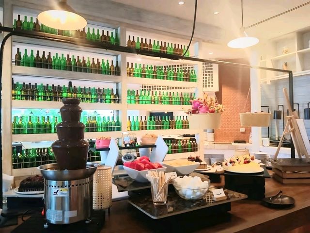 Chocolate Buffet แสนอร่อยที่ Movinpick Hotel