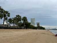 หาดโรงแรมเมอเวนพิคกับแสงอาทิตย์ตกอันโรแมนติก