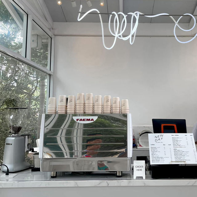 New Day Cafe Bakery Space อ่างทอง