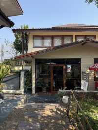 คาเฟ่นั่งสบาย เค้กอร่อย ใจกลางเมืองขอนแก่น