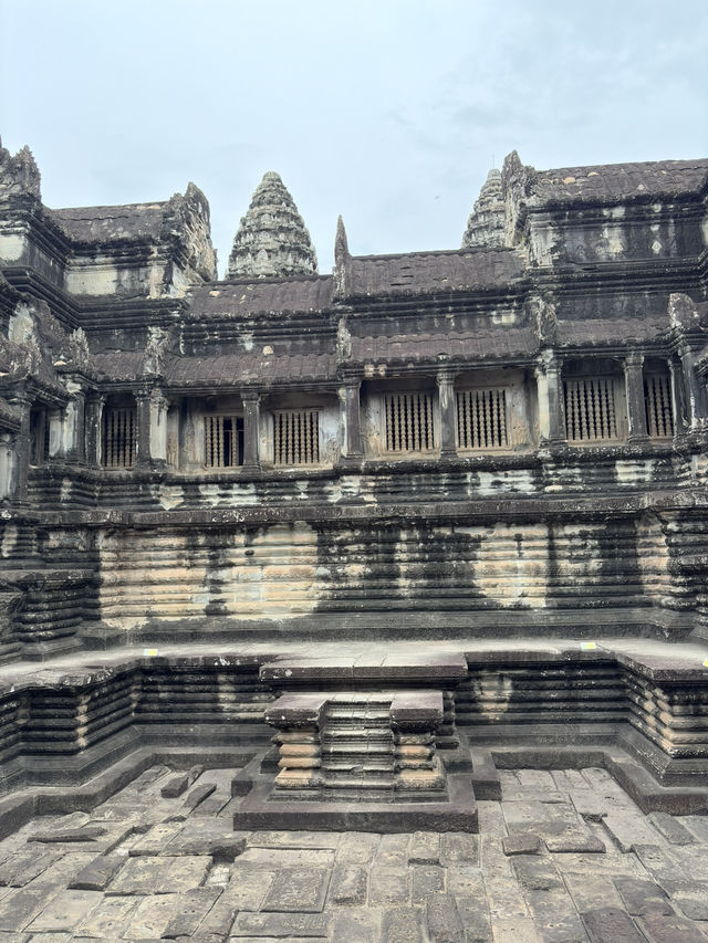 Angkor Wat: A Journey Through Time🛕🇰🇭