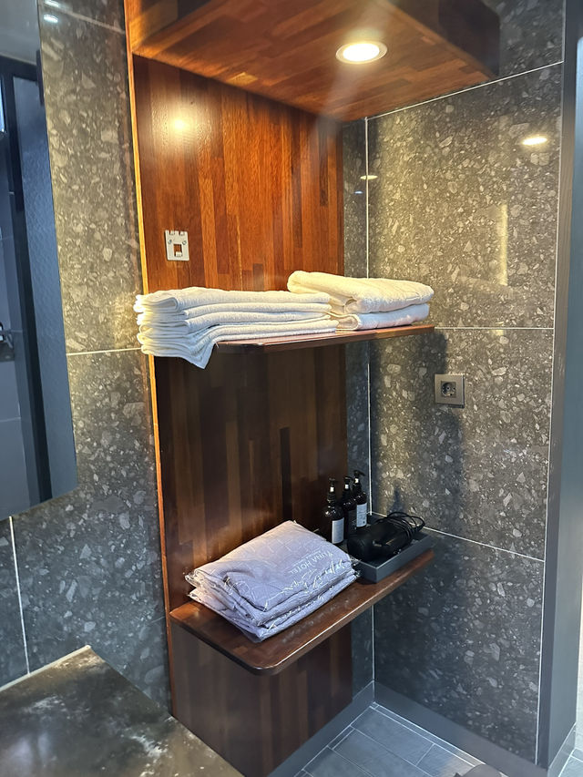 Affordable comfort right in the heart of Busan 💼🛏️