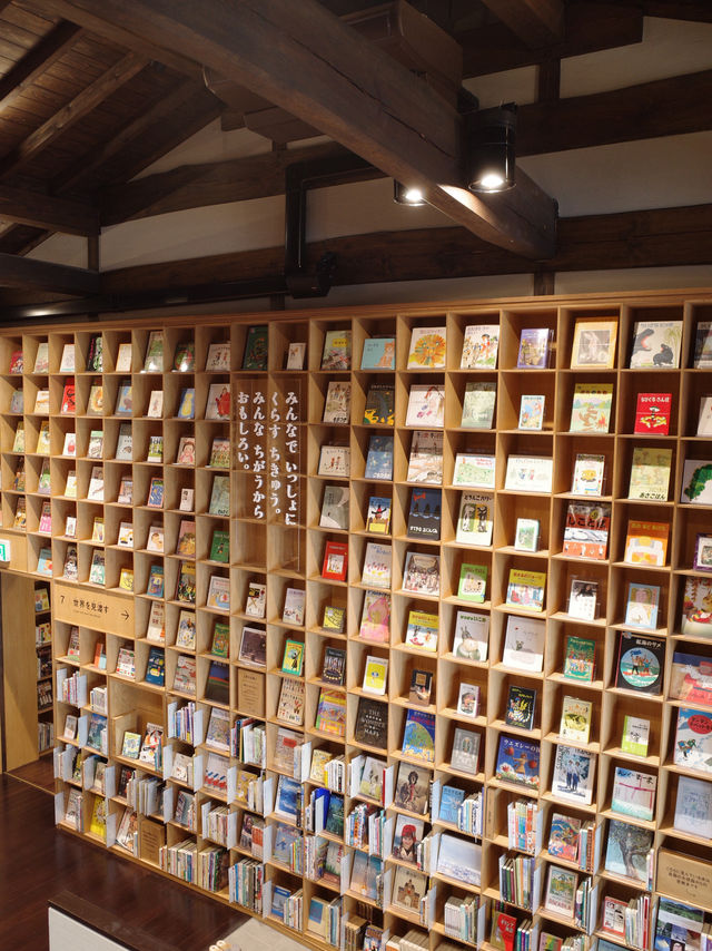 📚🌲**【遠野 こども本の森】 建築と本と自然が出会う、心をひらく森の図書館**