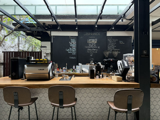 A lowkey coffee roaster in Trunojoyo
