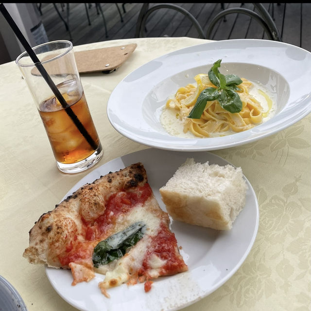 【東京/六本木🇯🇵】薪窯焼きたてピッツァ🍕ナプレ