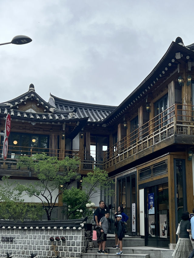 삼청동 거리에서