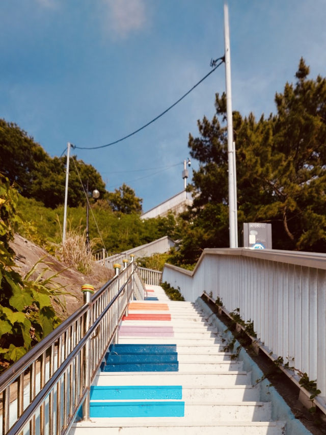 huinnyeoul munhwa maul, Busan: A Charming Clifftop Artistic Oasis