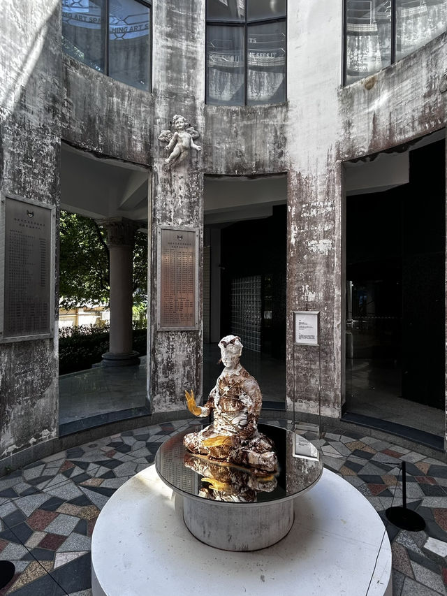 🖤 KCCA: Where Gulangyu’s Past Collides With Provocative Modern Art!"
