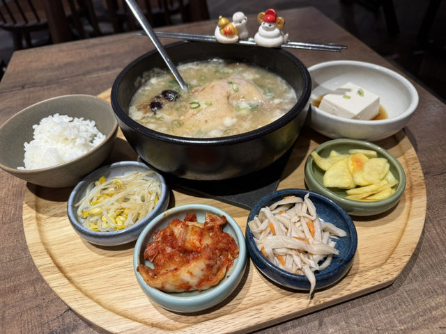 高雄成功路上漢神百貨B3美食天地.（韓姜熙小廚房）是我的最愛餐點
