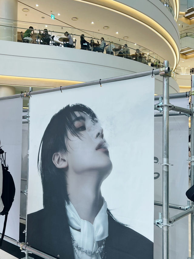 Pop - up store THIS MAN จองฮัน วอนอู