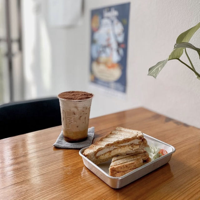 Khan Craft Cafe 
