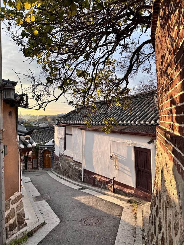Whispers of the Past: Discover Bukchon