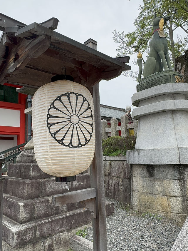 📍 走進神秘的紅色隧道——大阪的稻荷神社千本鳥居體驗記