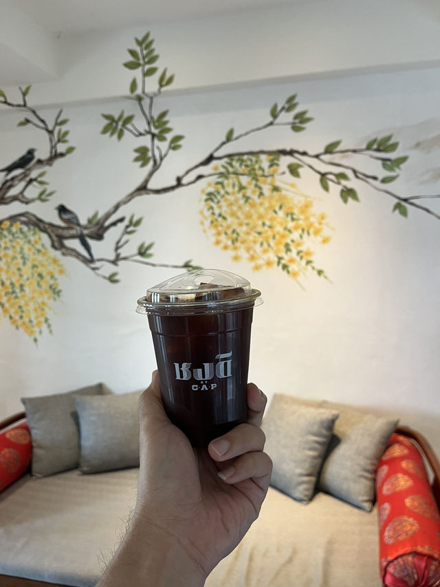 “จิบกาแฟริมจันทบูร ที่ชงดี ก็ชิลดีแบบไม่ต้องพยายาม