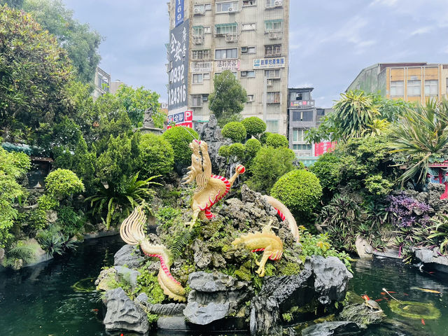 龍山寺で本格おみくじを！