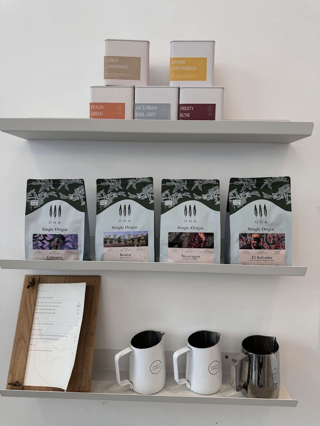 Pause It Cafe Hong Kong, Latte Art Meets Urban Calm in Mong Kok