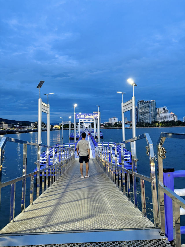เกาะลอย ศรีราชา ชลบุรี