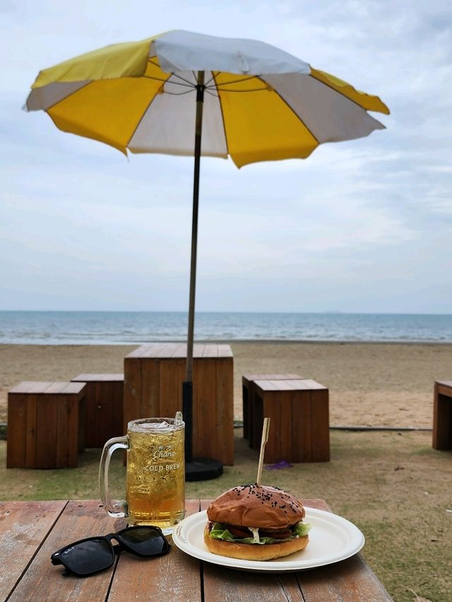 【タイ🇹🇭ジョムティエン】海が見える！可愛いアイス屋さん🍨