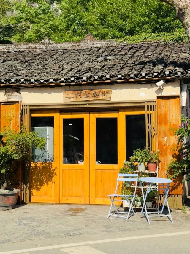 Yangshuo: China’s Peaceful Paradise on the Water