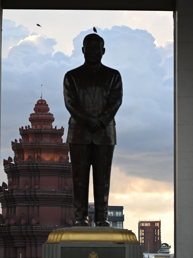 The Monument’s Green Stage: Frangipanis, Fitness And Freedom