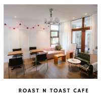 ☕ Roast n Toast Café – กลิ่นหอมกรุ่นใจกลางจตุจักร