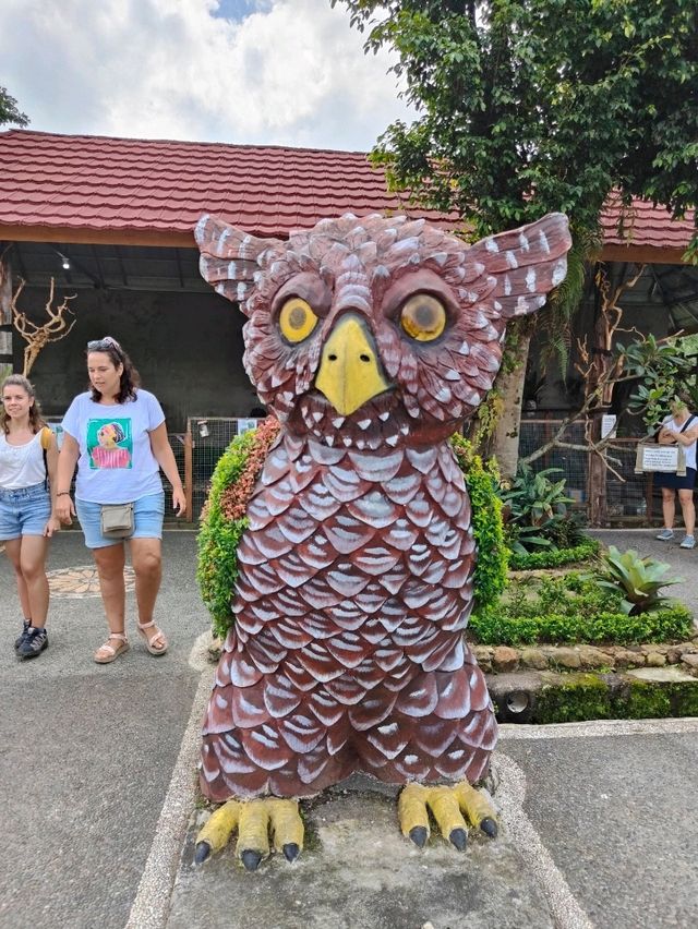 🌺 Ceremonial Reflections: A Walk Through Ulun Danu Beratan Park