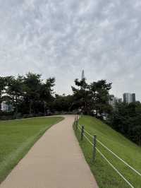 동화 속 정원에 들어온듯 아름다운 서울 명소, 올림픽공원 산책로