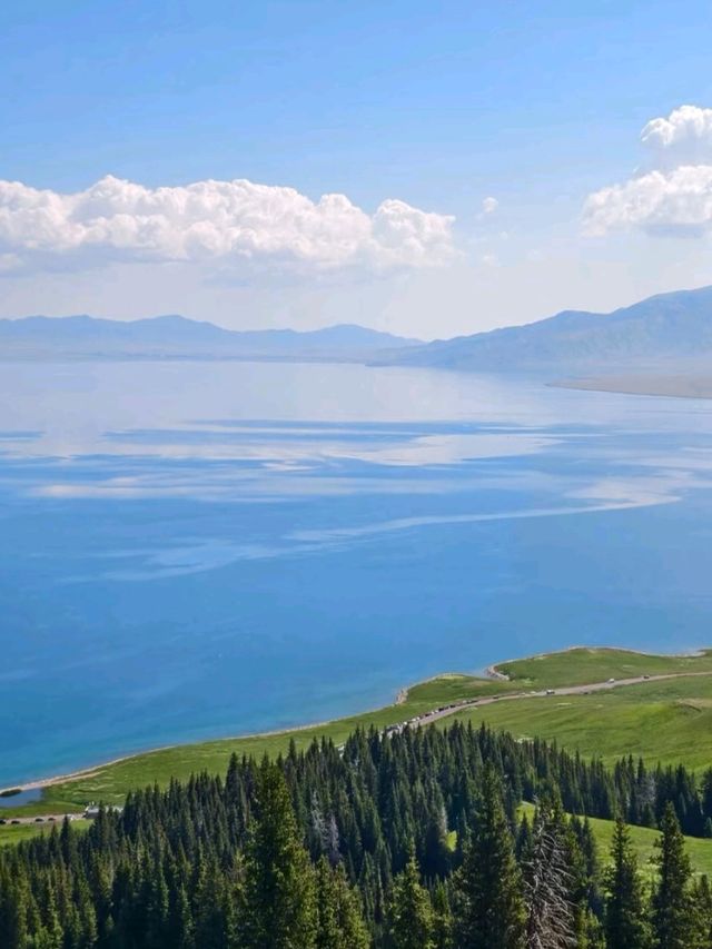 Sayram Lake: Nature’s Secret in Western China Sayram Lake: Nature’s Secret in Western China