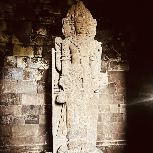 🌄✨ Prambanan Temple: A Journey Through Java’s Hindu Legacy – Solo Traveler’s Guide 🌄✨ Prambanan Temple: A Journey Through Java’s Hindu Legacy – Solo Traveler’s Guide