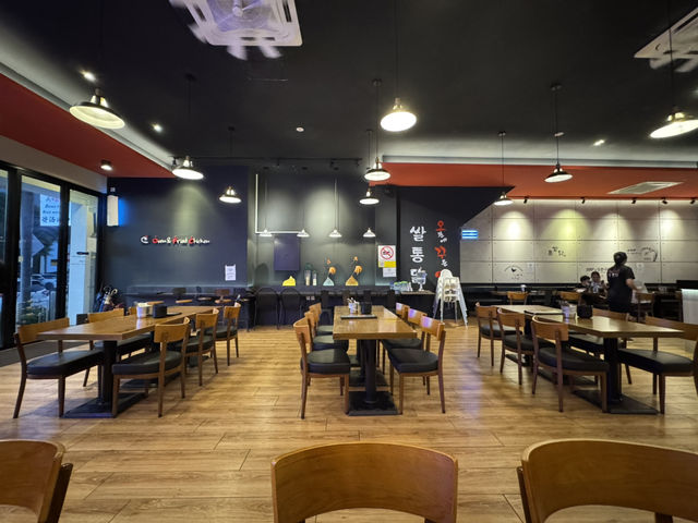🍛 Golden Crunch Meets Curry Comfort – Oven & Fried Chicken, Eco Botanik