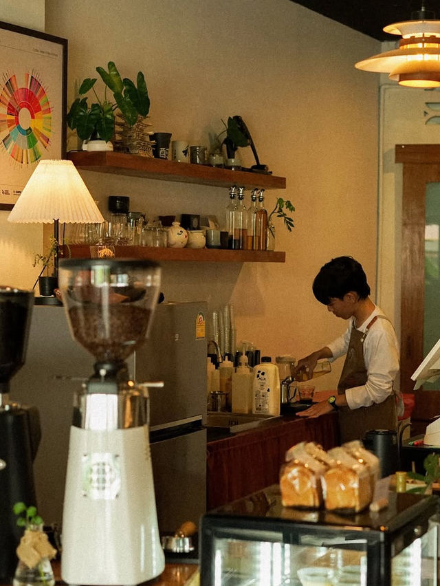 คาเฟ่มินิมอล Hana Coffee 