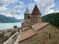 🏰✨ Ananuri Castle: A Fairytale by the Aragvi River ✨🏰