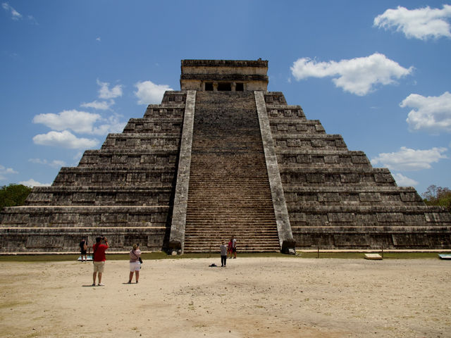 マヤ文明遺跡探検｜メキシコ、チチェンイッツァ