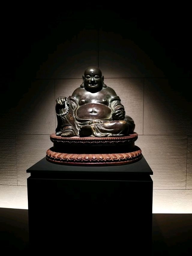 慈山寺禮佛禪修，遠離都市煩憂