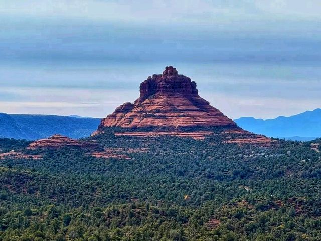 🌄 “Sedona Trail View Point – Where the Red Rocks Touch the Sky!”