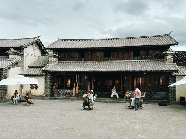 Craftsmanship at the Woodcarving Experience Center, Shaxizhen
