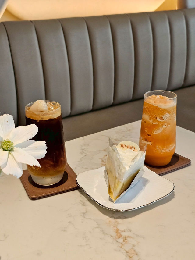 Riviera Cafe & Restaurant นนทบุรี