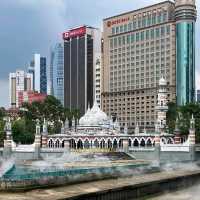 Jamek Sultan Abdul Samad Mosque is one of the historical places in Kuala Lumpur Malaysia. This place is one of the interesting tourist destinations to visit.