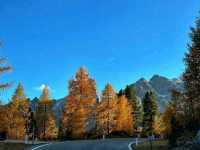 🏞️ Lago d’Antorno – The Hidden Gem Beneath the Dolomites’ Peaks