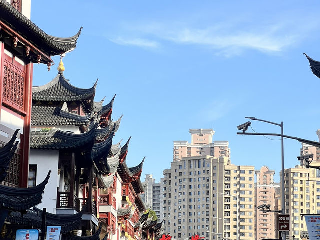 Where tradition meets tomorrow. 🌃 #Shanghai