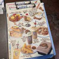 曼谷室內臘腸狗咖啡廳打卡必去🐶