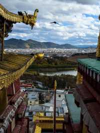 🏔️ 송찬림사 – 호수와 맞닿은 자연속의 고요