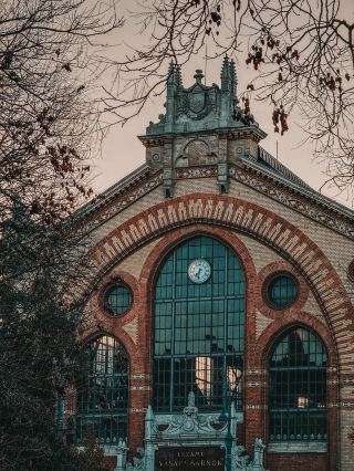 A Perfect Pause – The View of Budapest Central Market Hall from Starbucks