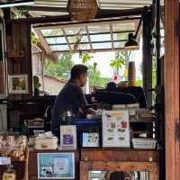 คาเฟ่สโลว์บาร์เล็กๆ สไตล์โฮมมี่สุดชิล #เชียงใหม่ ☕️