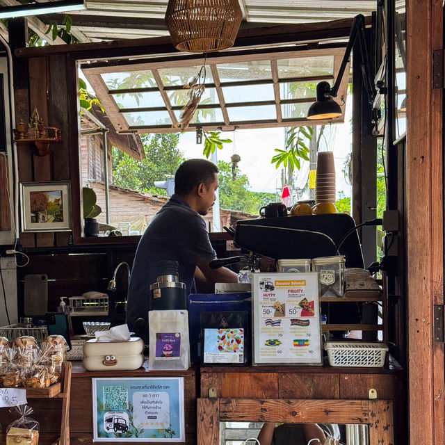 คาเฟ่สโลว์บาร์เล็กๆ สไตล์โฮมมี่สุดชิล #เชียงใหม่ ☕️ คาเฟ่สโลว์บาร์เล็กๆ สไตล์โฮมมี่สุดชิล #เชียงใหม่ ☕️