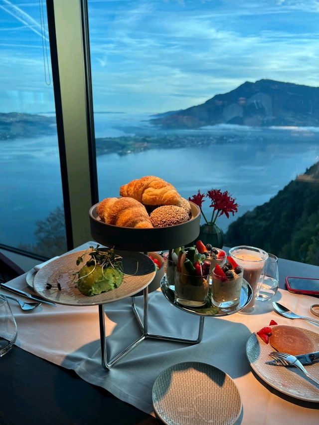 รีวิวโรงแรมBürgenstock, Lucerne