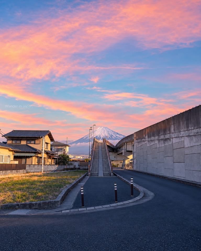 A bridge to heaven! Pin this spot for spectacular photos of Mount Fuji at "Fujisan Yume no Ohashi Bridge" 🗻✨