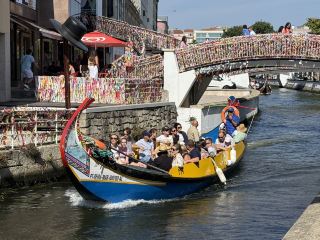[Aveiro, Portugal] A pleasant town where you can enjoy walking around, with canals and churches.